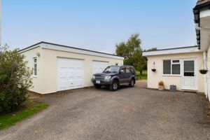 6 Rushton Avenue South Godstone